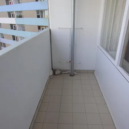 - Haus L, App 0l0506 *